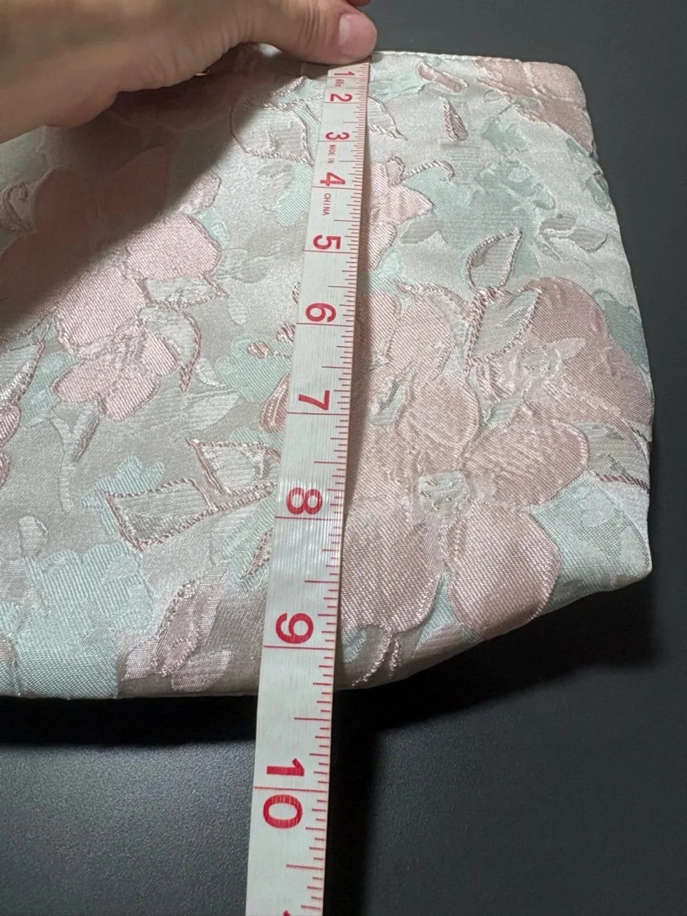 VINCE CAMUTO Pink Floral Jacquard Cosmetic Pouch